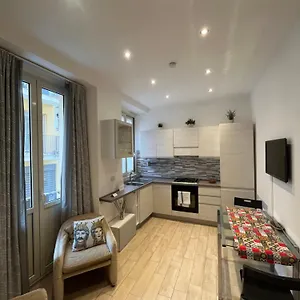 https://darias-house-taormina.taorminaitalyhotels.com